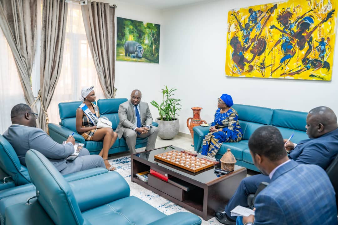 Madame le Ministre Lydie Pongault reçoit en audience Miss Pause Café, ambassadrice de la lecture